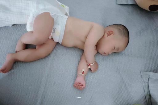 哈尔滨1岁宝宝可以吃盐吗